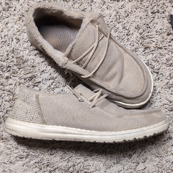 Hey Dude Women's Tan Flats - Picture 2 of 7